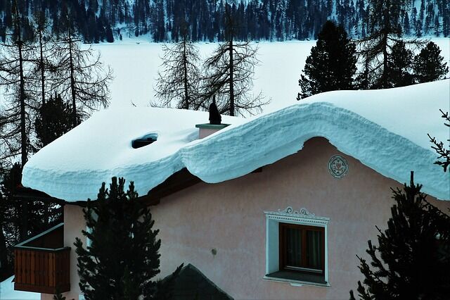 How to Put a Ladder on a Sloped Roof?